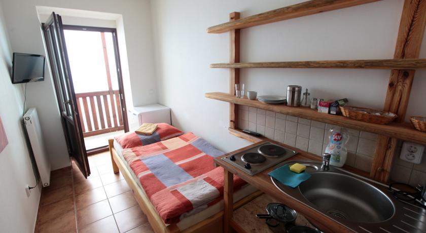 Hostel Singer Pub Ceske Budejovice Room photo