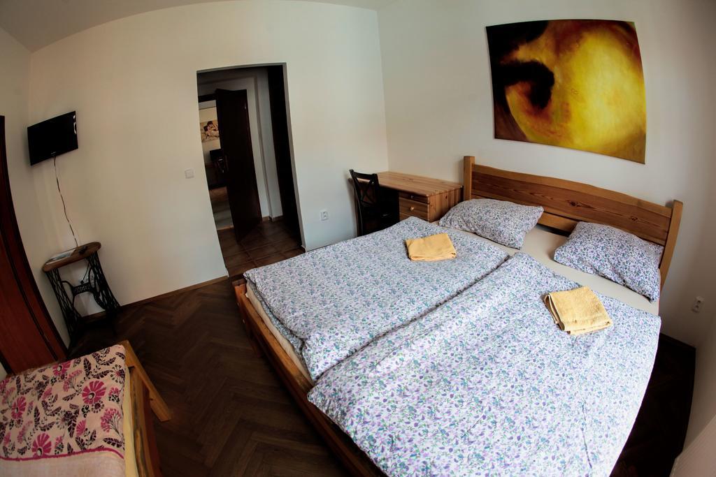 Hostel Singer Pub Ceske Budejovice Room photo