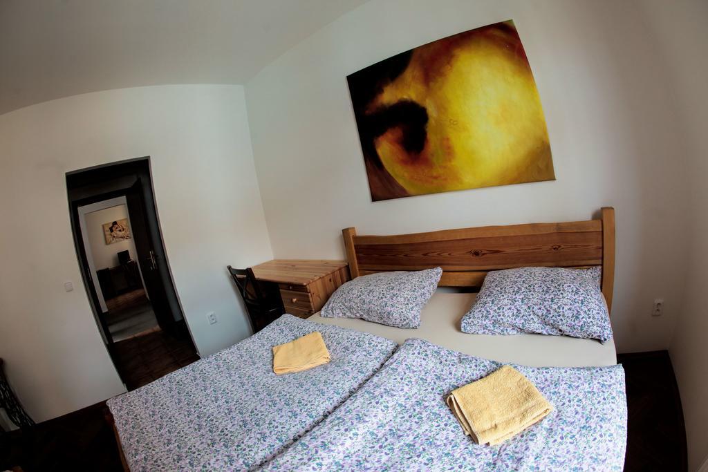 Hostel Singer Pub Ceske Budejovice Room photo