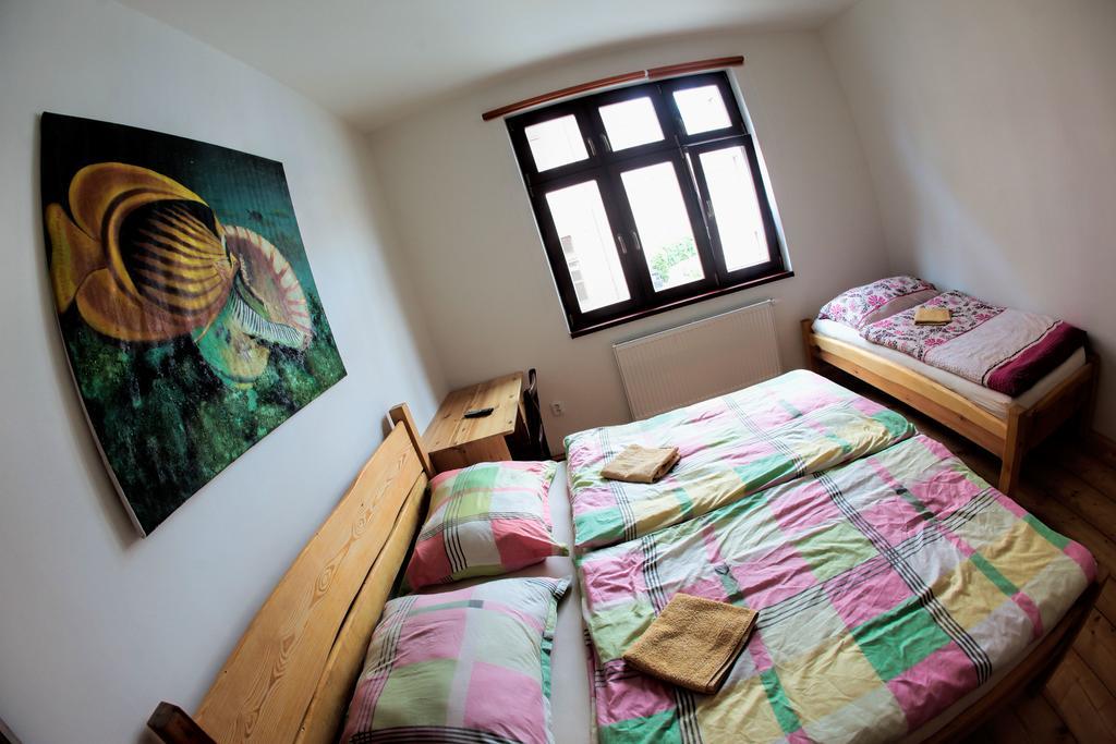 Hostel Singer Pub Ceske Budejovice Room photo
